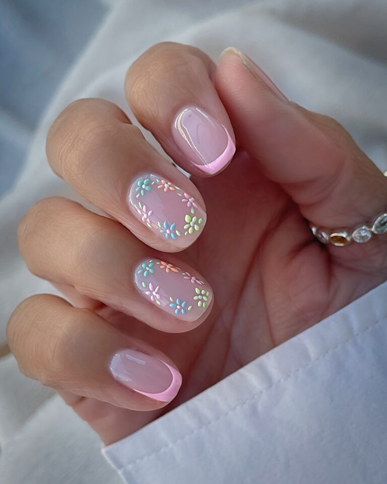 25 Fresh & Simple Short Nails for the Summer Season